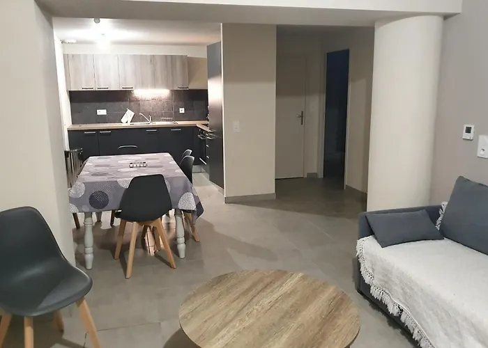 3-Rooms Apartment In Front Of Snow